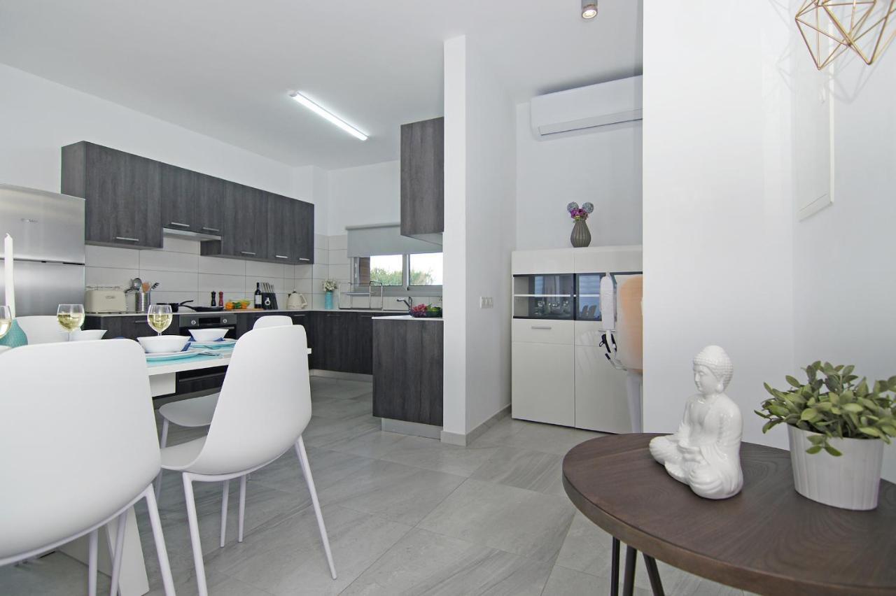 Villa Thea Athena Protaras Buitenkant foto
