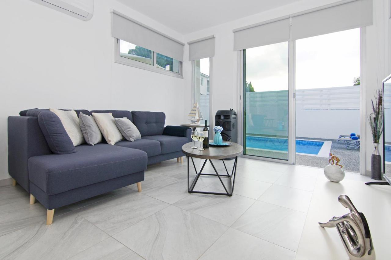 Villa Thea Athena Protaras Buitenkant foto